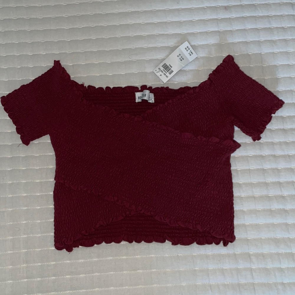 Hollister of the shoulder crop top
